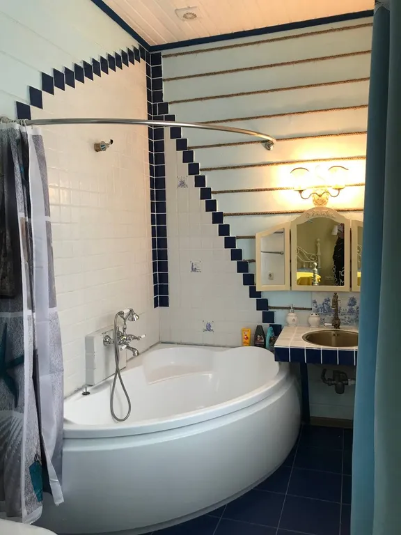 Уютный дом в сказочном лесу