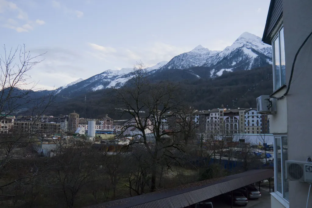 Просторная студия с видом на курорт Красная поляна - подъемник