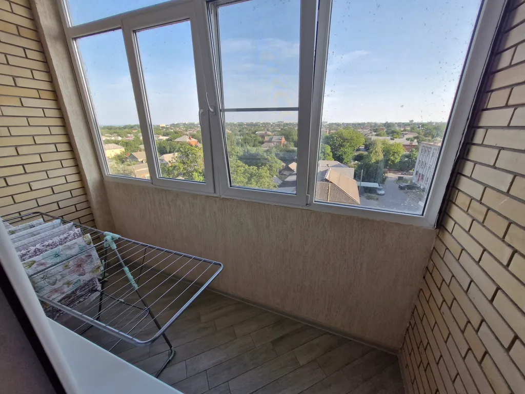 Еврооднушка возле моря