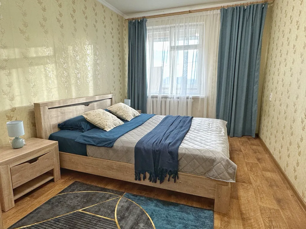 Двухкомнатная квартира с видом на реку на набережной