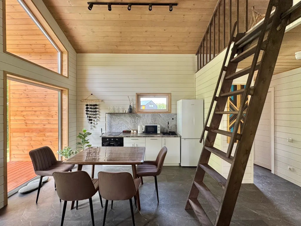 Дом в эко стиле с мангалом и видом на лес