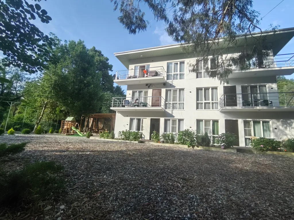 3-комнатная Квартира — аренда посуточно в Пицунда