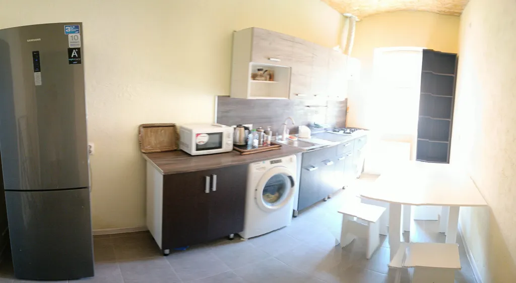 Комната 20м2 +кухня 10м2 в доме у моря