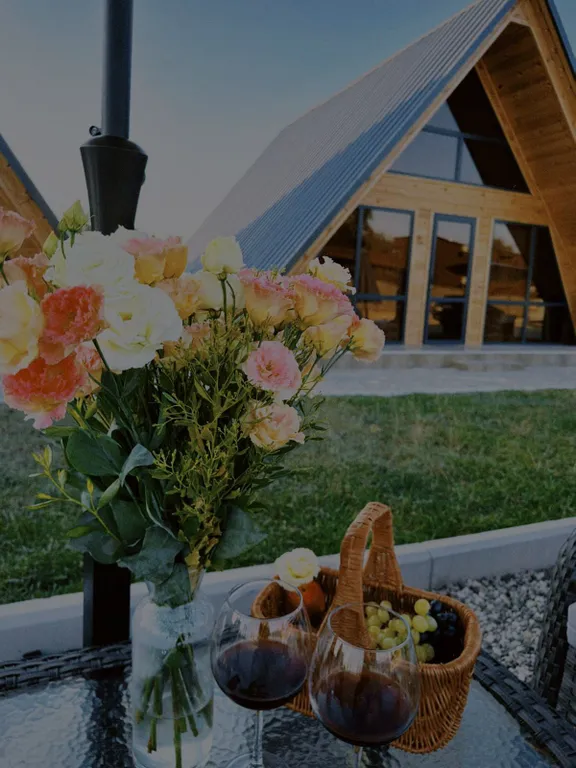 Атмосферные дома a-frame на берегу моря