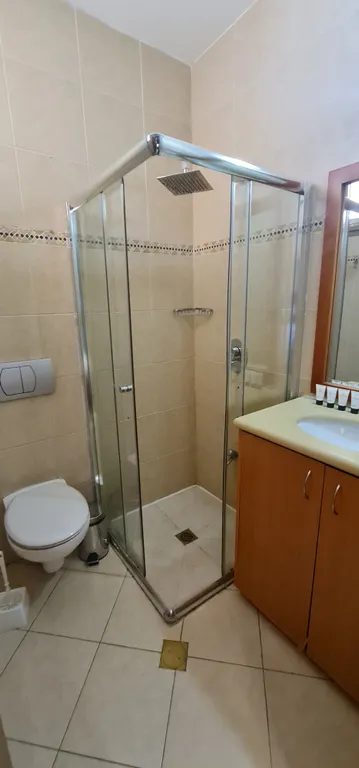 Квартира с чястном бассейном