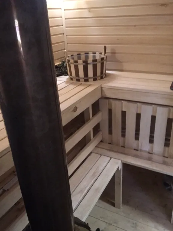 Дом с баней на берегу озера