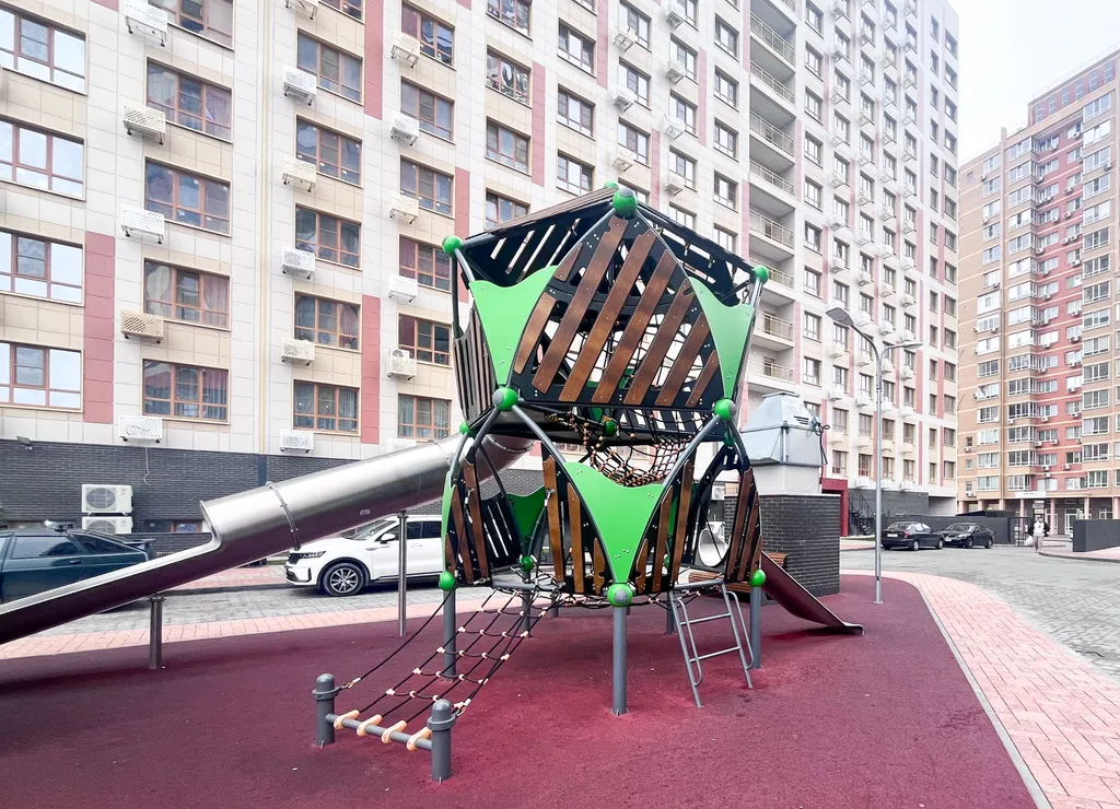 Прекрасная студия с лоджией