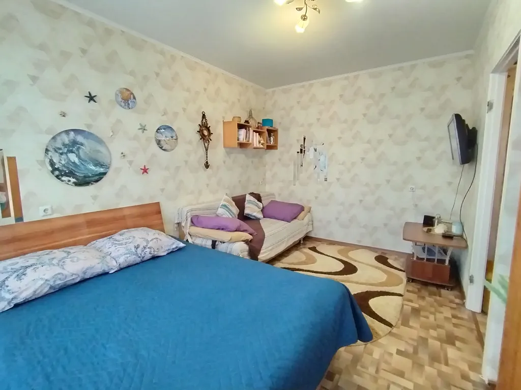 Уютная однокомнатная квартира, рядом тц, остановка