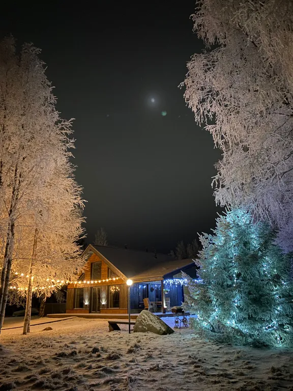 Дом на берегу реки