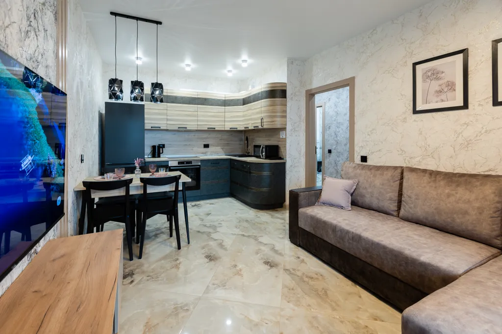 Двухкомнатная видовая квартира на Амурском бульваре