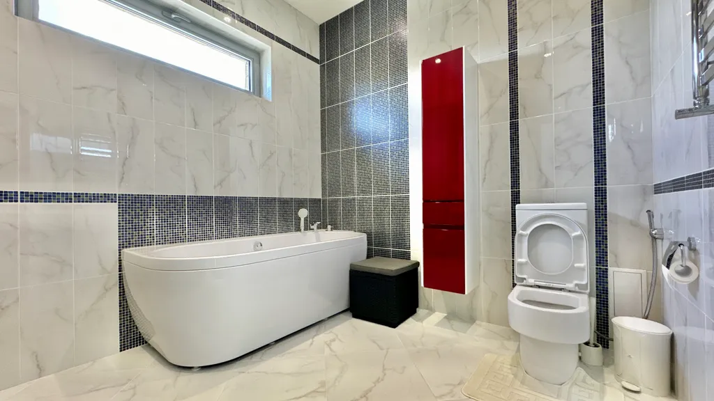 Дом с видом на горы и море