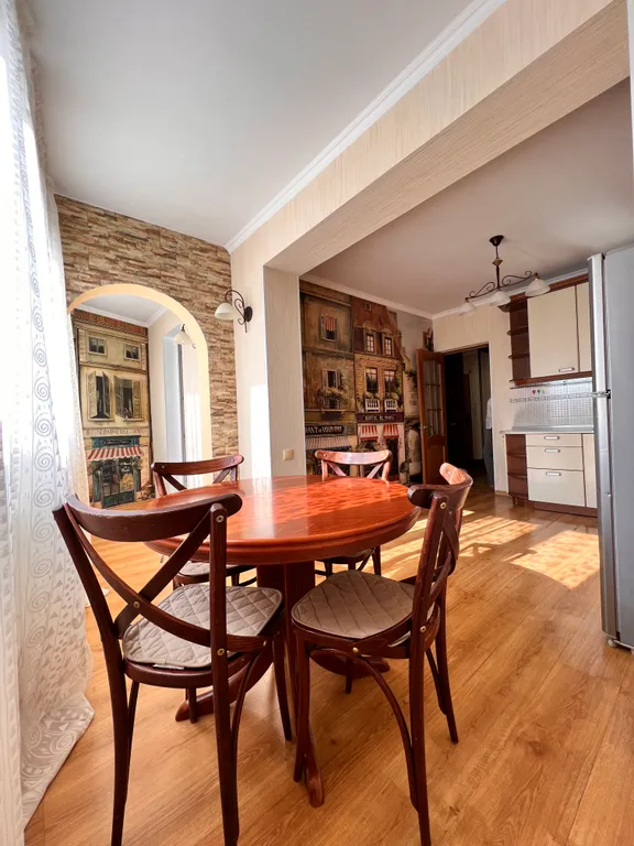 Просторная семейная квартира — аренда посуточно в Алушта