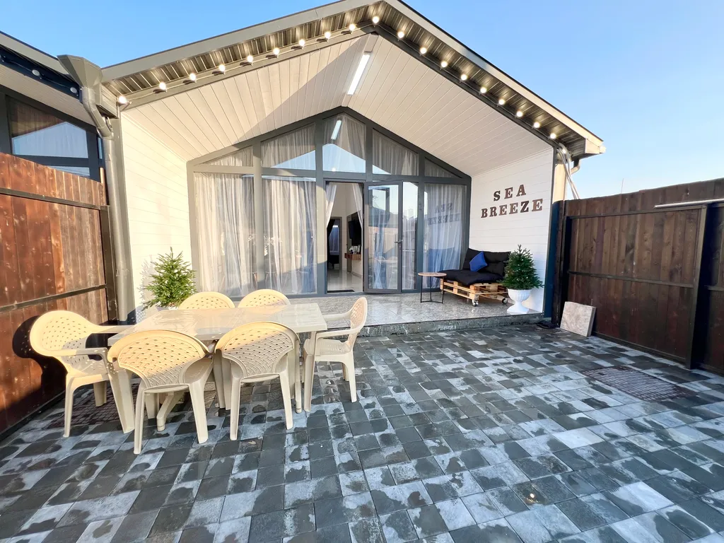 Коттеджи на берегу моря SEA BREEZE