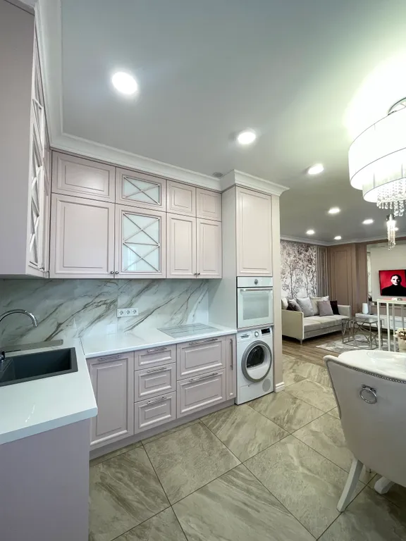 Стильная дизайнерская квартира недалеко от центра города