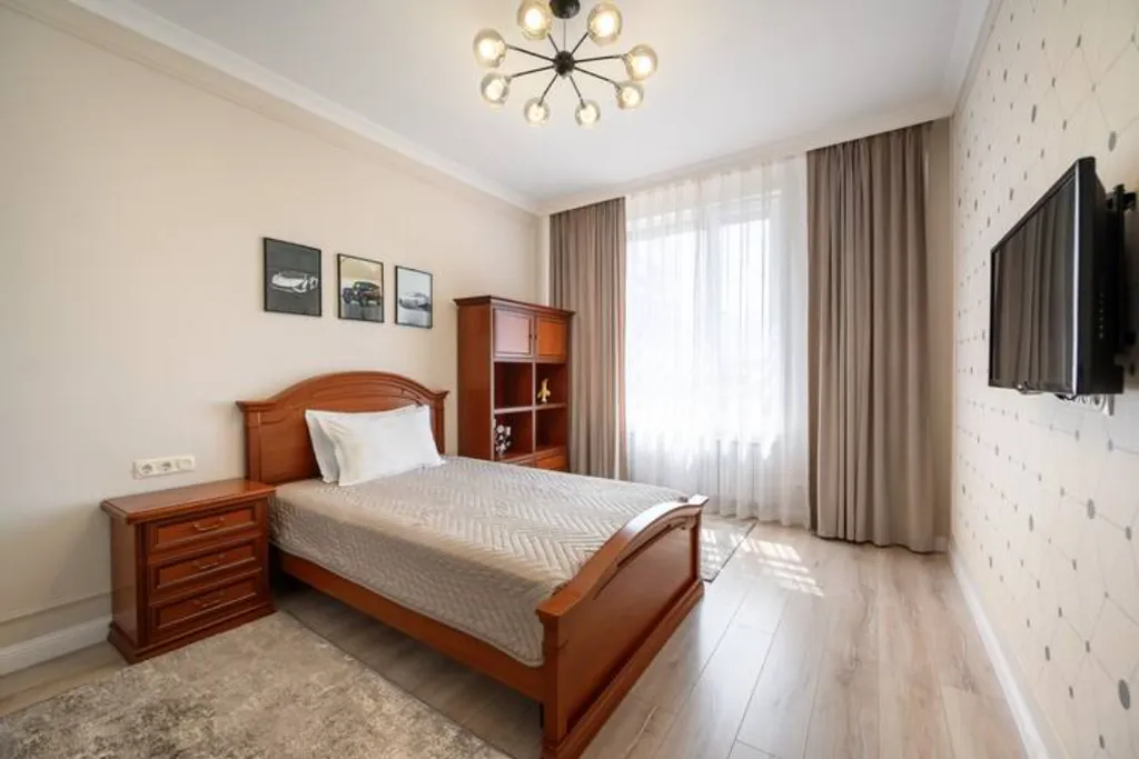 Роскошные апартаменты с видом на горы и на озеро