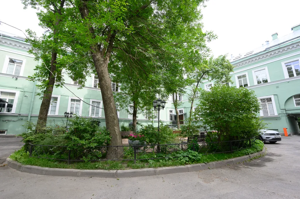 Атмосферная двухуровневая квартира с парковкой у Эрмитажа