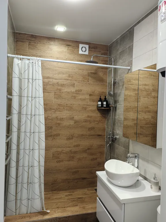 Уютная квартира-студия с кондиционером недалеко от аэропорта