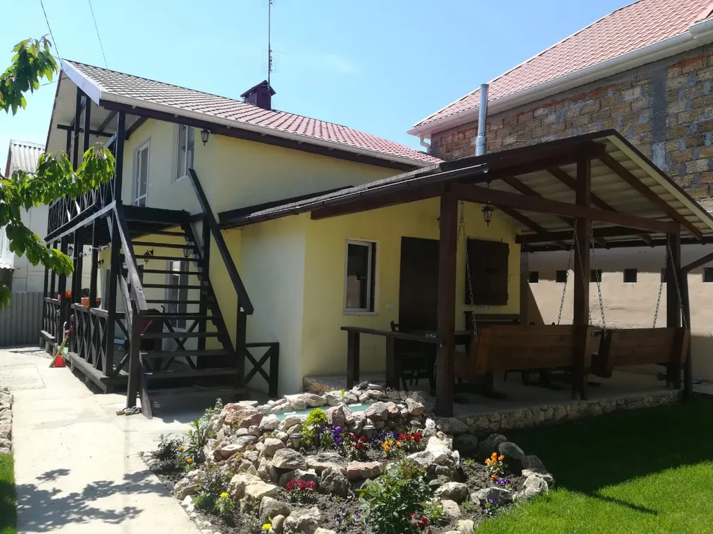 Коттедж Частный дом (сдается только 2-й этаж) — аренда посуточно в Орловка