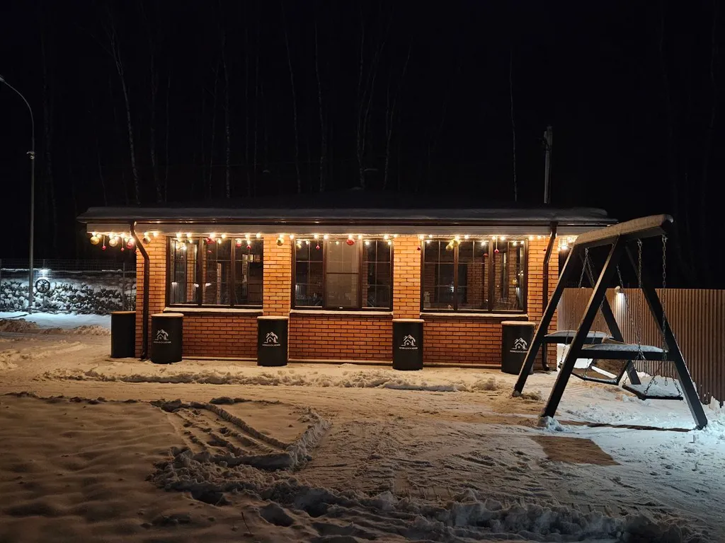 Дом, баня, чан, отапливаемая беседка