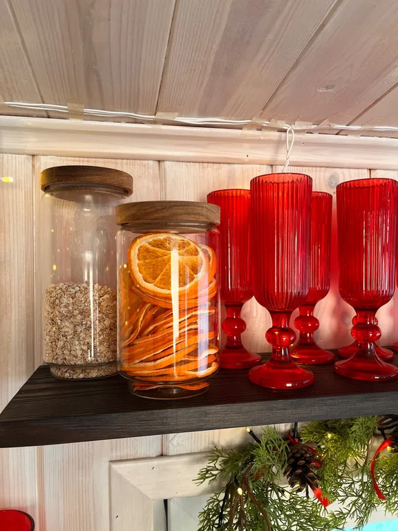 Атмосферный дом у леса