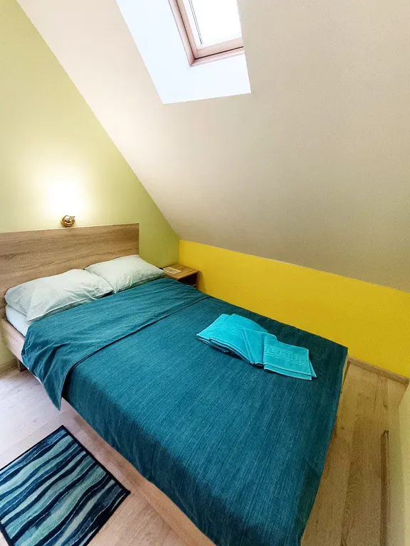 Стандартный одноместный номер на мансардном этаже