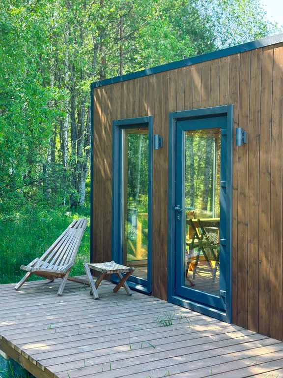 Уютный дом в лесу