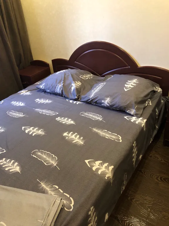 2-комнатная квартира в темных тонах с евроремонтом