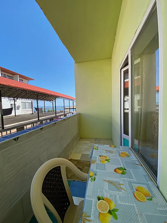 Студия на первой береговой линии