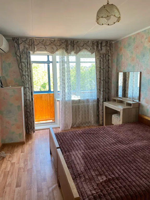 Скромная 2-комнатная квартира рядом с новым пляжем Кристалл