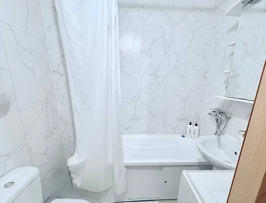 Квартира возле Перенатального центра , обл. Больницы,  Ледовой Арены .