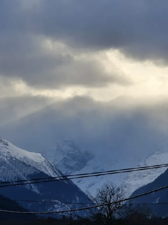 Апартаменты в центре с видом на горы