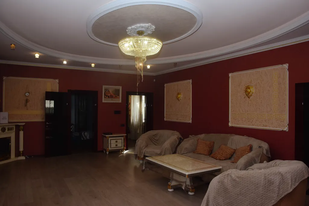 7-комнатный Дом