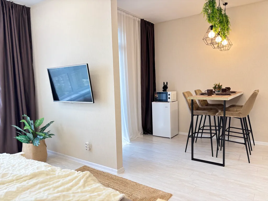 Новая светлая дизайнерская однакомнатная квартира