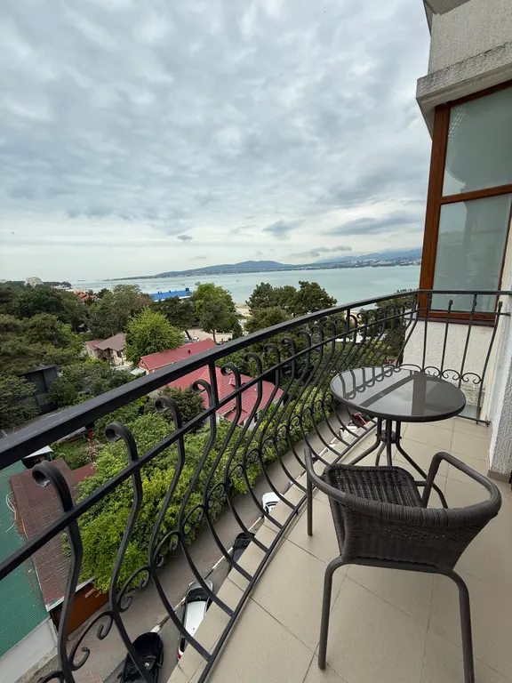 Первая береговая линия, 2-комнатная квартира с шикарным видом на море — аренда посуточно в Геленджик