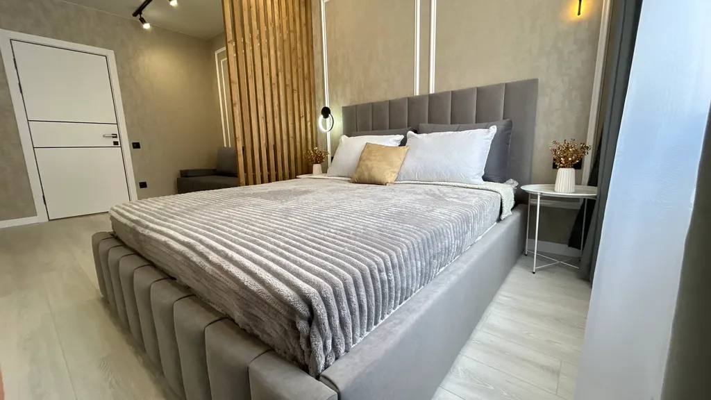 Дизайнерская стильная двушка, 5 раздельных мест с двумя кроватями