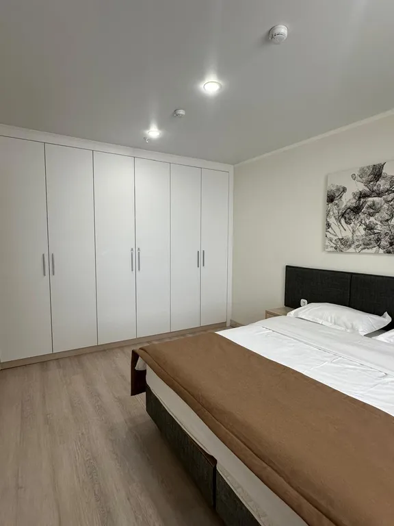 Yes apart у Ботанического сада