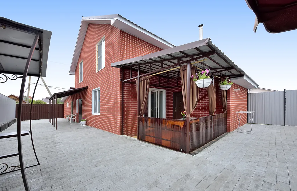 Уютный дом на берегу озера Банное