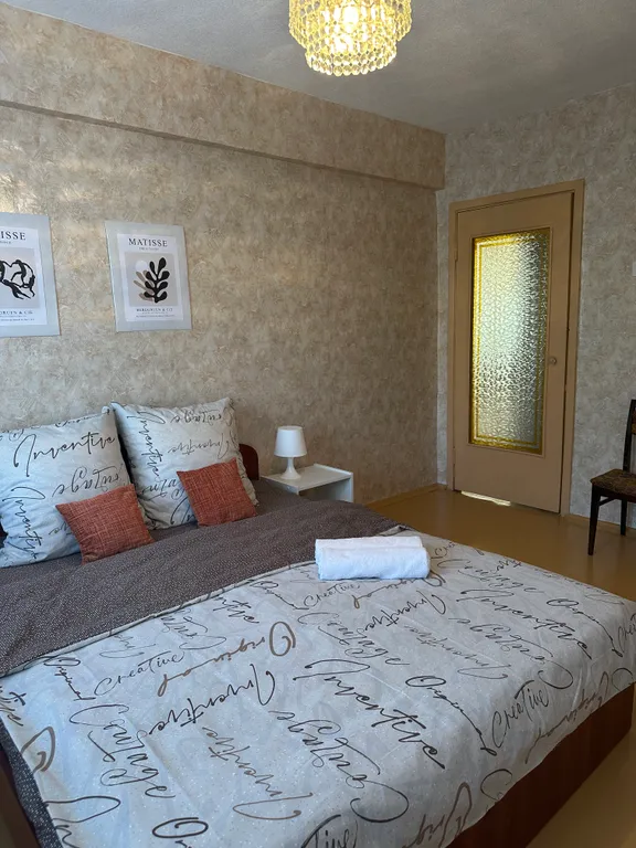 Tеплaя cолнечнaя квaртира, в стилe старой Итaлии для сeмeйнoгo oтдыxa