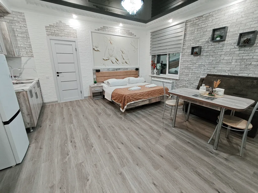 Просторная студия с новым ремонтом (№9)