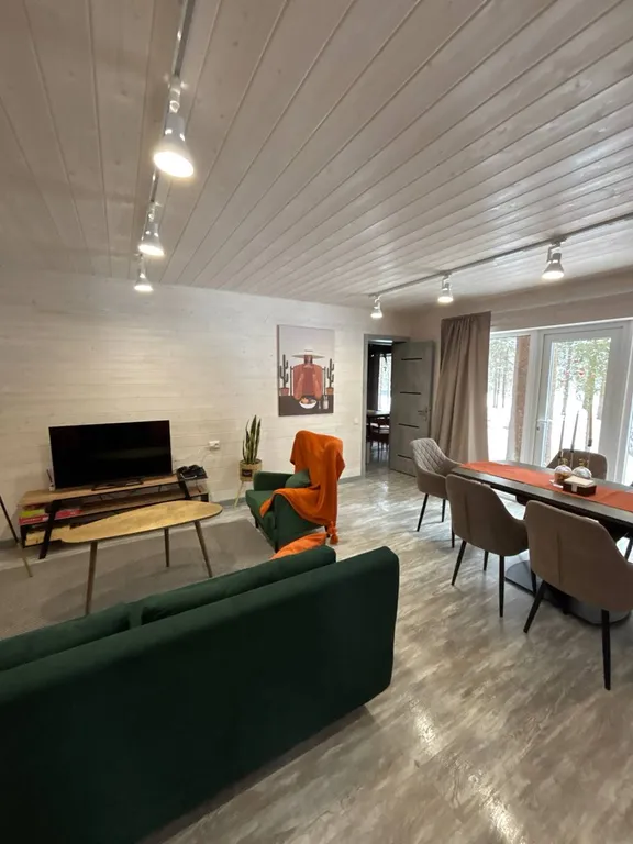 Дом с баней и чаном в окружении леса и выходом к реке