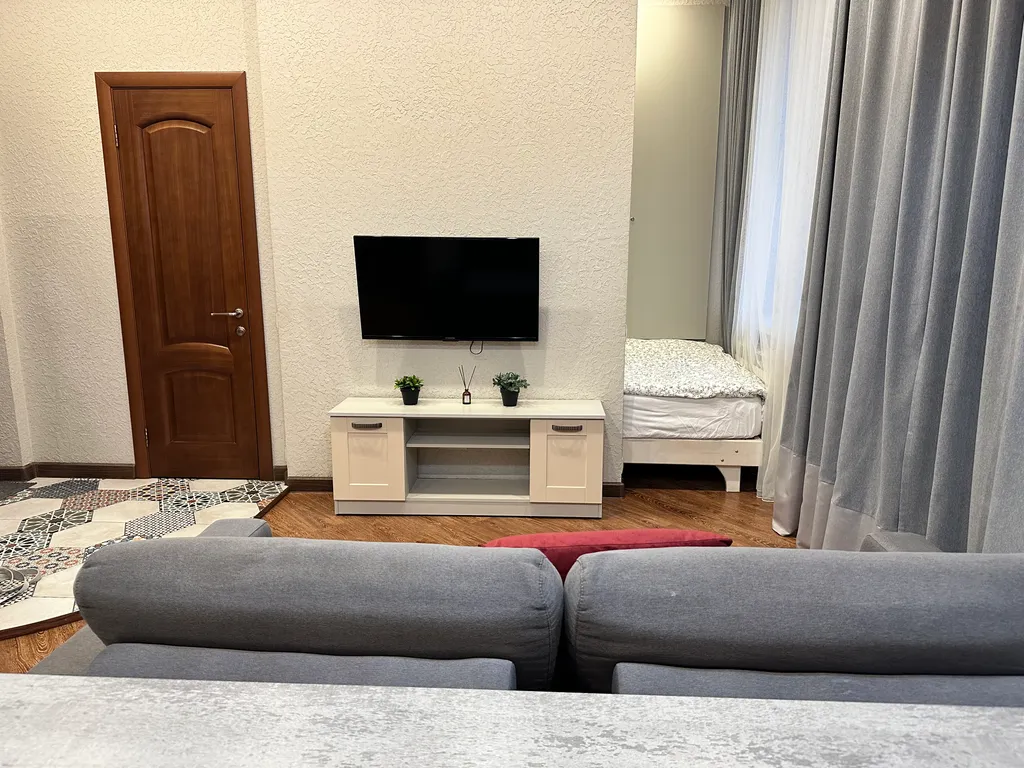 Студия Бизнес класса в Сталинском доме в центре