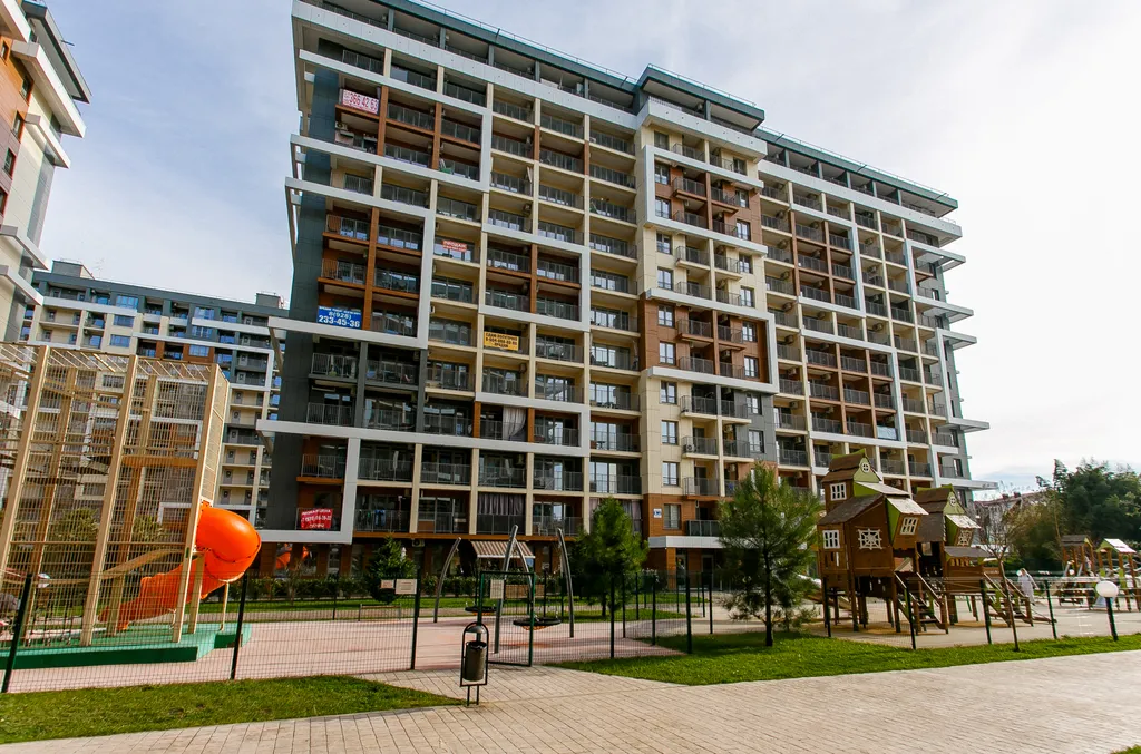 Студия на первой береговой