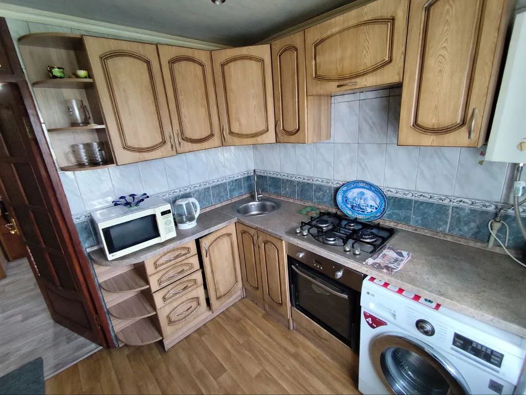 Квартира Просторная двушка — аренда посуточно в Мариуполь