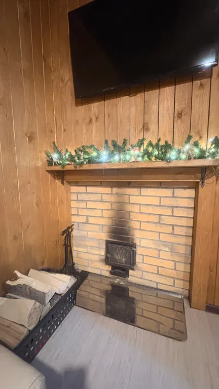 Дом с баней у леса