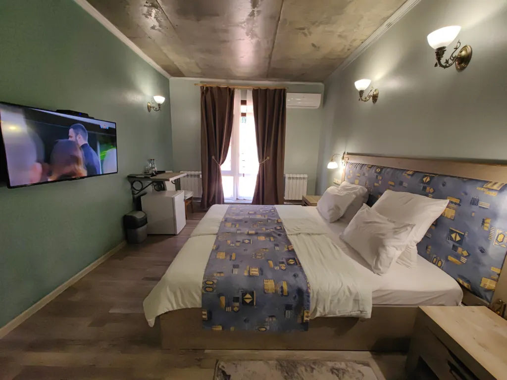 Уютный номер с видом на горы