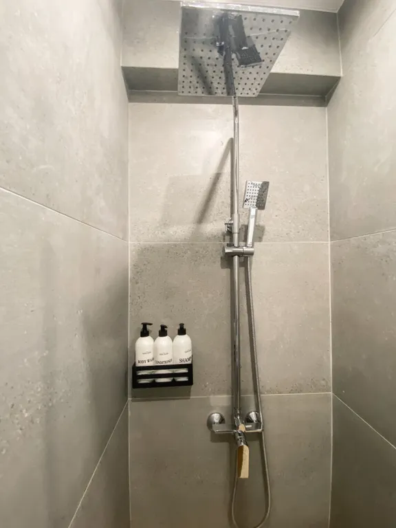 Просторная квартира с балконом вблизи подъемника