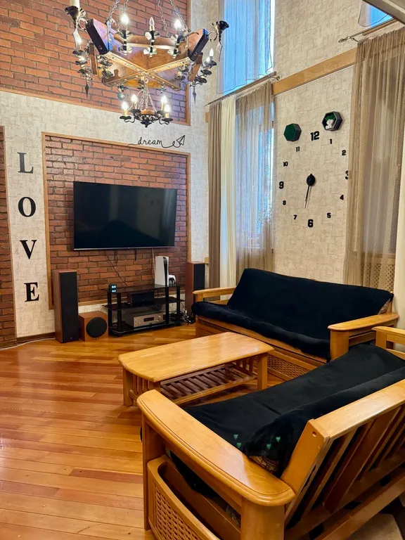 Двухуровневая квартира в центре города