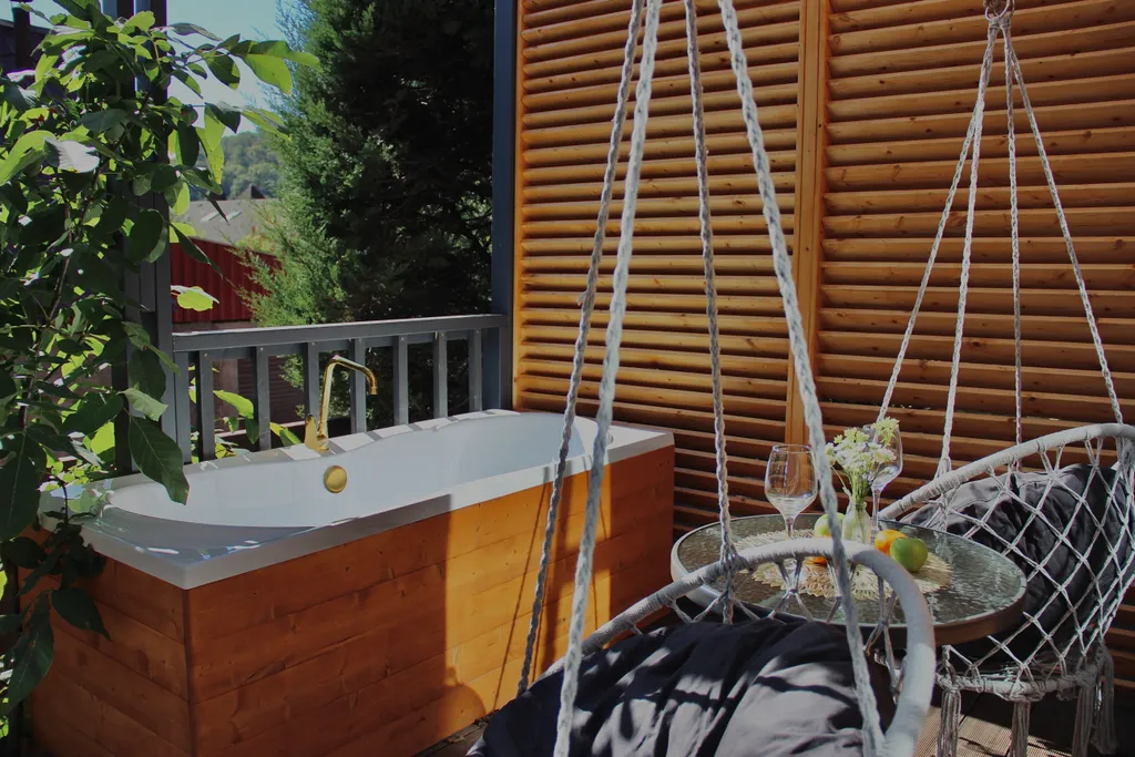 Дом-студия с купелью и домашним кинотеатром