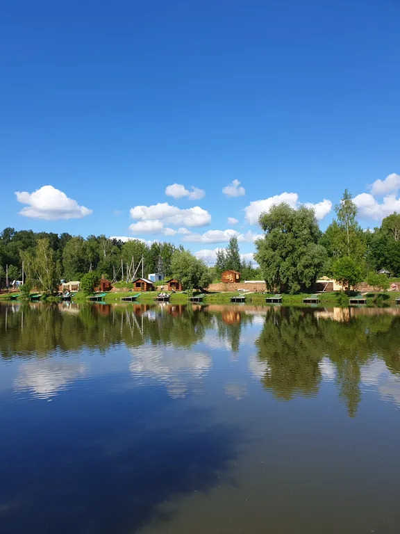 Дом с большой террасой, банным чаном и баней на дровах в окружении леса