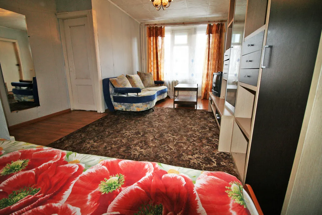 Квартира Тополиная квартира рядом с вокзалом — Кириши